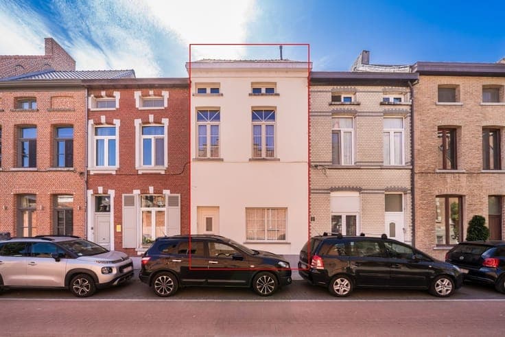 3-Bedroom House with Sunny Terrace in Mechelen