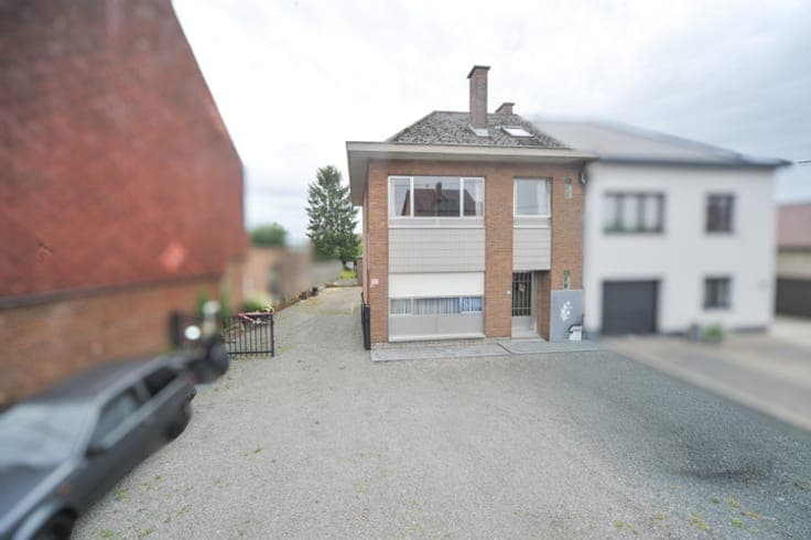 House in Sint-Pieters-Leeuw