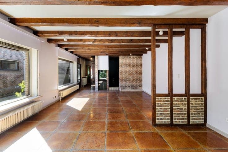 Ruime gezinswoning met 6 slaapkamers