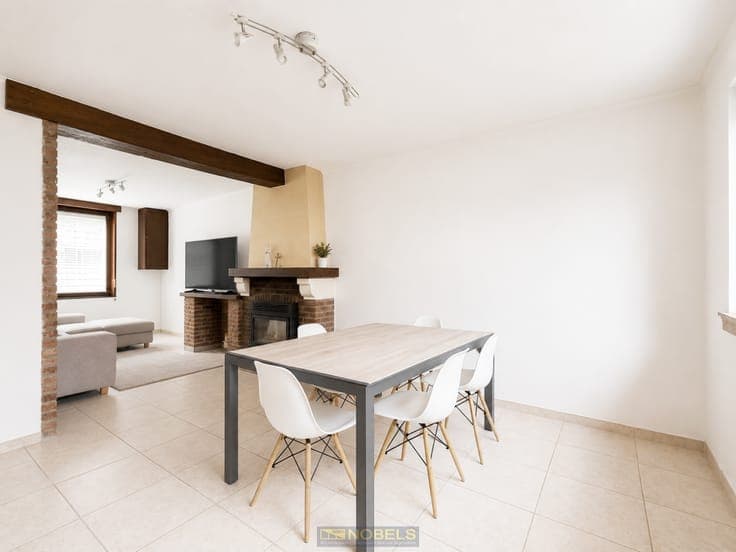 Te koop, te renoveren woning met diepe tuin te Ronse