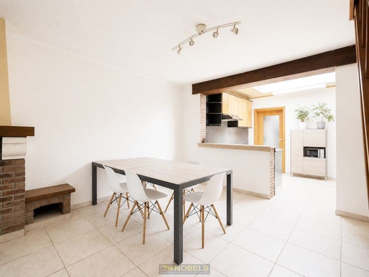 Te koop, te renoveren woning met diepe tuin te Ronse