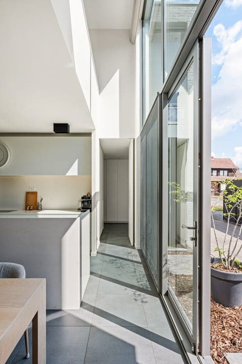 Light, design and geothermal comfort in Retie.