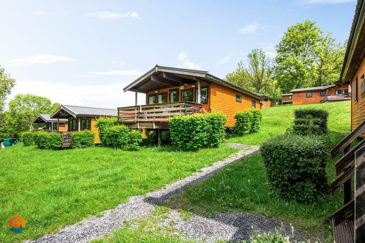 Chalet met 2 slpkrs te Hastière