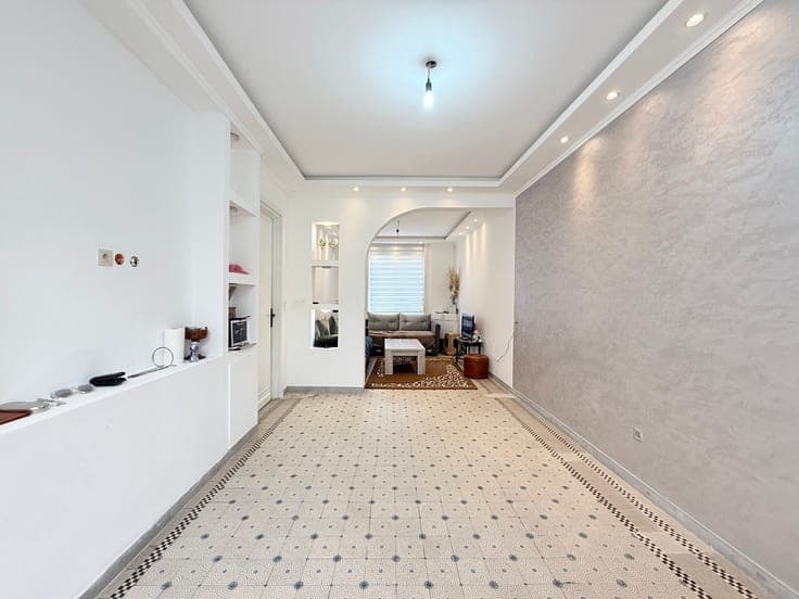Leuke woning met 3 slk, oprit en tuin