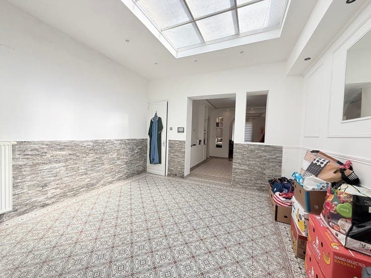 Leuke woning met 3 slk, oprit en tuin