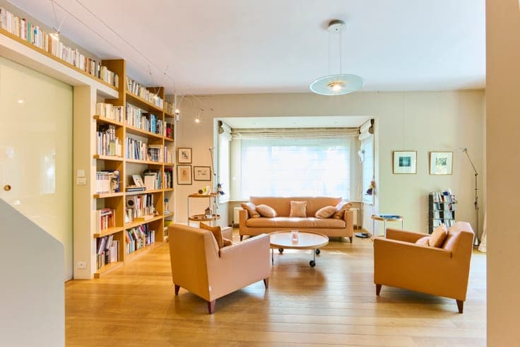 Villa with a second adjoining lot near the Observatory