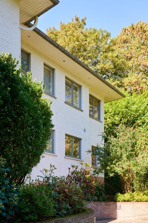 Villa with a second adjoining lot near the Observatory