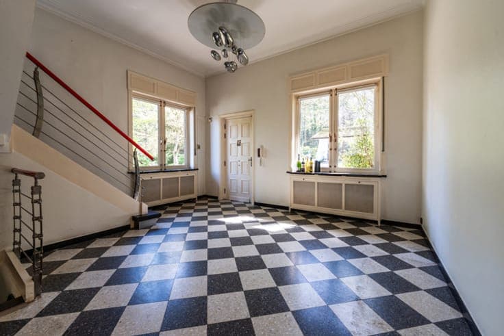 Kraainem - Bright villa on a beautiful 16-are plot