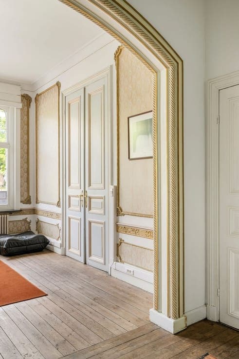 Uiterst ruim burgerhuis met prachtige tuin en enorm veel ...