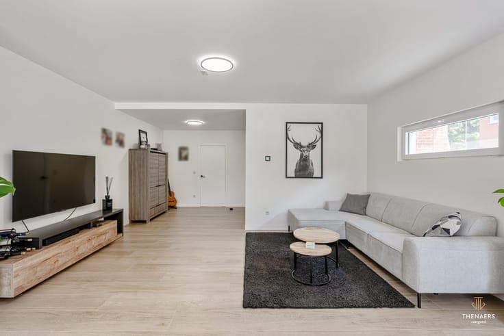 Instapklare woning met 4 slaapkamers op een rustige liggi...