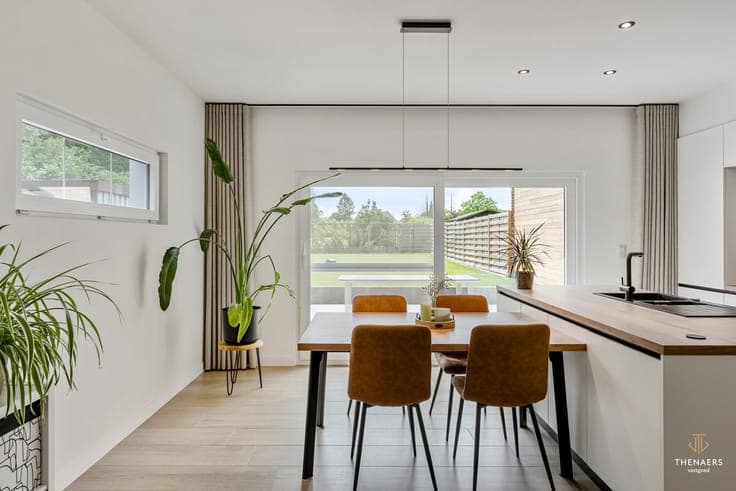Instapklare woning met 4 slaapkamers op een rustige liggi...