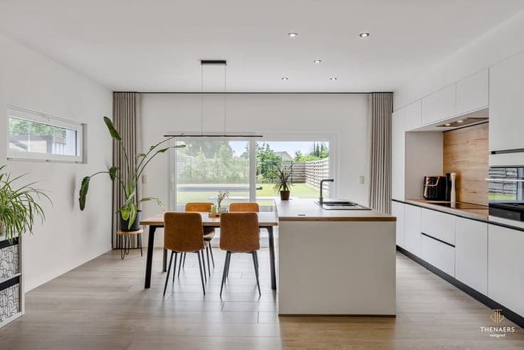 Instapklare woning met 4 slaapkamers op een rustige liggi...