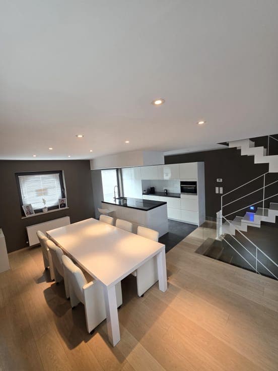 Modern design LOFT house with 3 bedrooms, garage, 2 toilets,