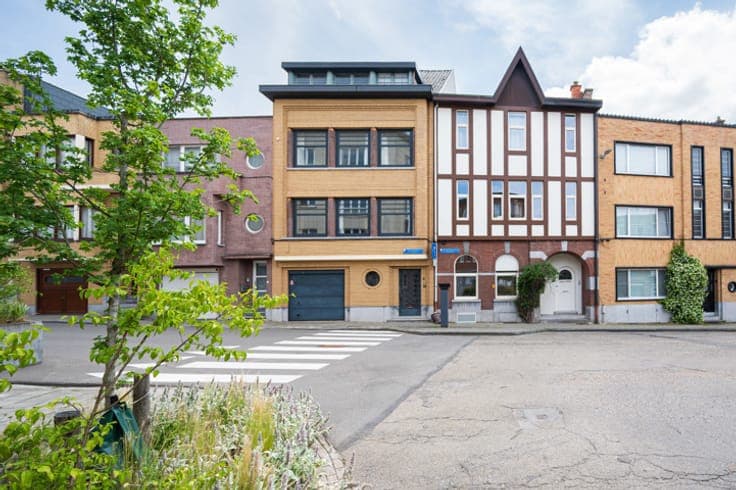 Nieuw Kwartier: a modernist bel-etage by Georges Sterckx