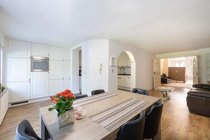 INCOME PROPERTY WITH 4 REGISTERED UNITS