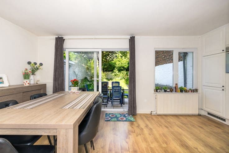 INCOME PROPERTY WITH 4 REGISTERED UNITS