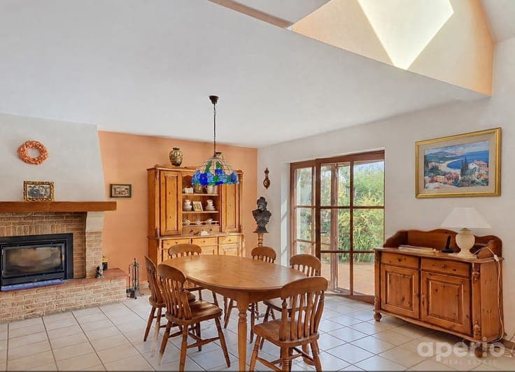 Waterloo - Spacious and bright 3-bedroom villa