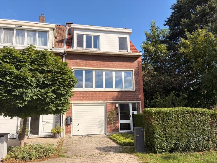 Family home with 4 bdrm & garden in Mortsel