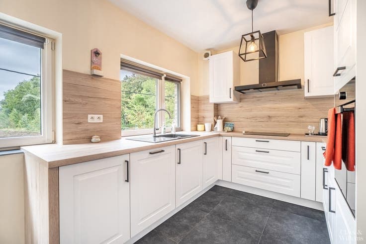 Move-in-ready townhouse with south-facing garden
