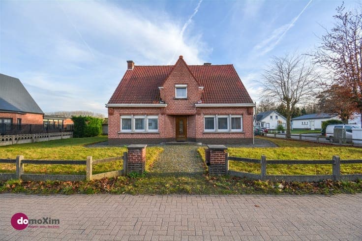 Charming, well located house with lots of potential in Boort