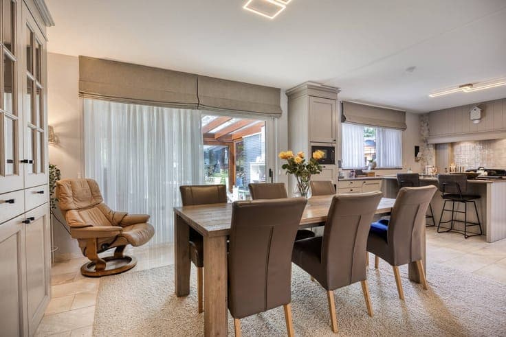 Spacious 3-bedroom family home in Essen for sale