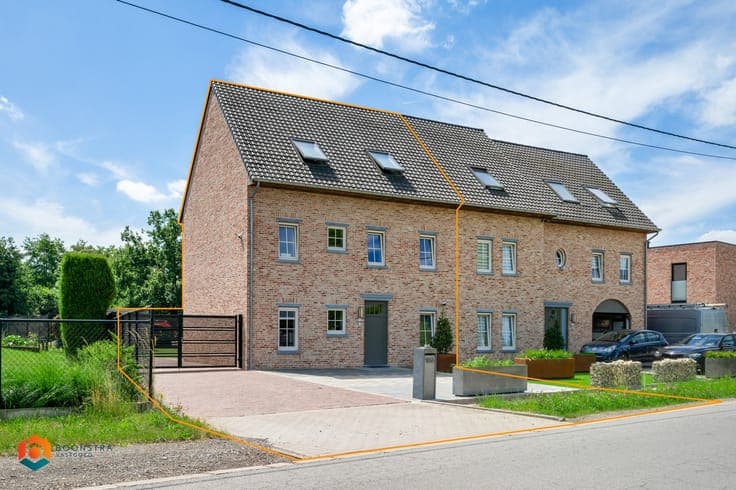 Energiezuinige woning op perceel van 527 m² met 4 slpks e...