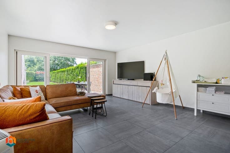 Energiezuinige woning op perceel van 527 m² met 4 slpks e...