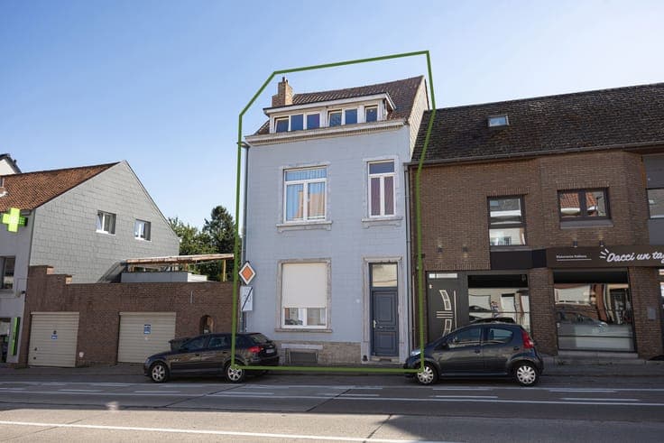 Spacious house with south-facing garden