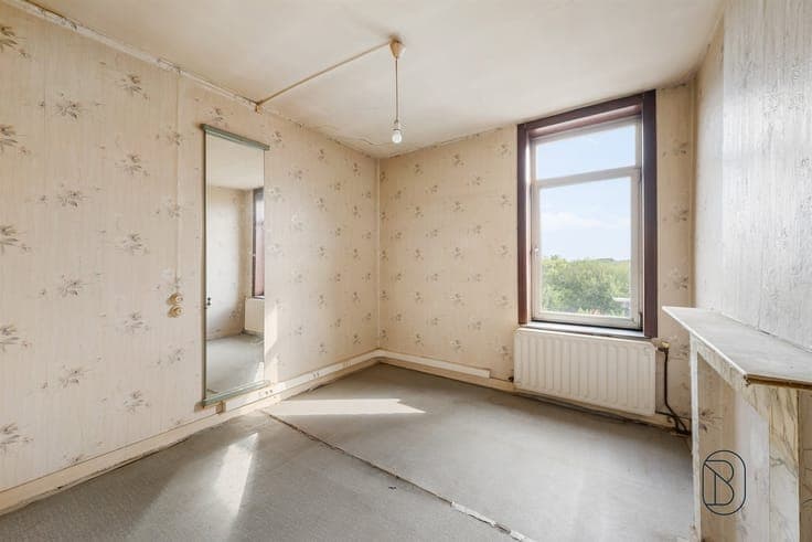 House in need of renovation in the center of Lessines: IDEAL