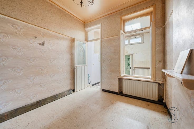 House in need of renovation in the center of Lessines: IDEAL