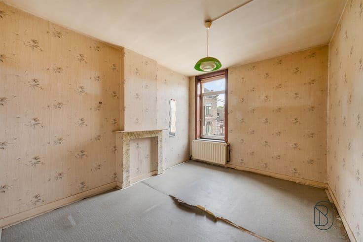 House in need of renovation in the center of Lessines: IDEAL