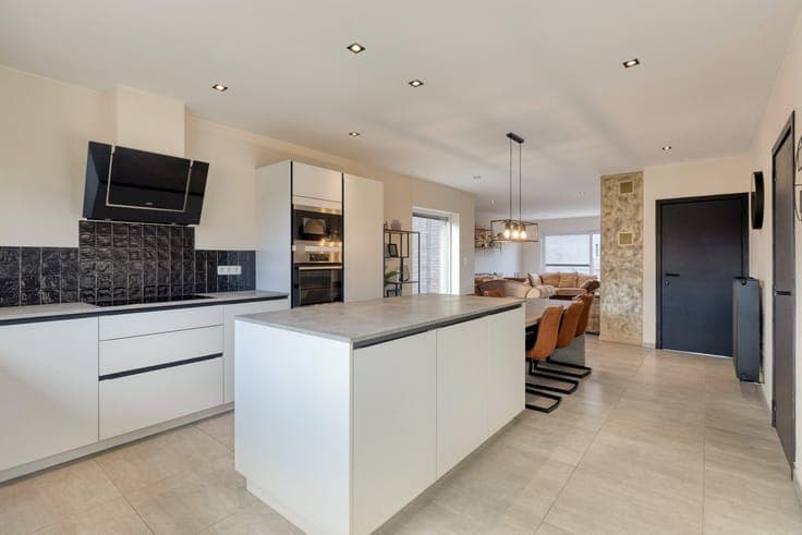 Instapklare woning met mooie tuin te koop
