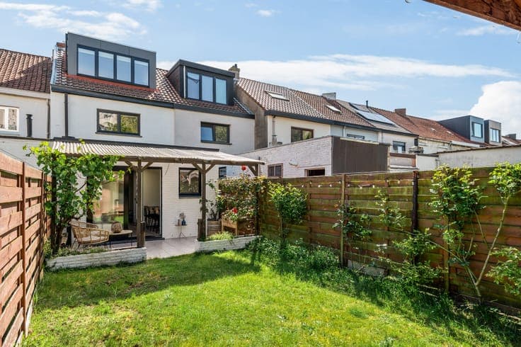 Turnkey home with sunny city garden for sale in Ghent