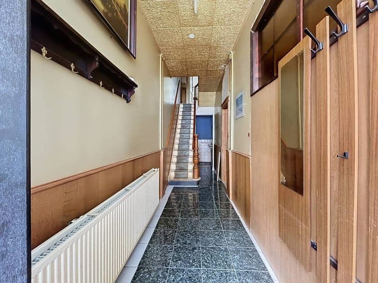 4 bedroom house to renovate near Rivierenhof