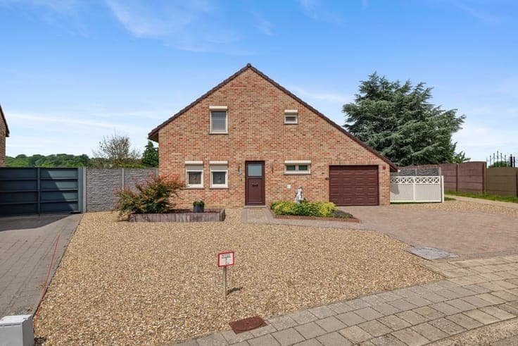 WONEN IN ALLE RUST IN EEN VERZORGDE OPEN BEBOUWING MET TU...