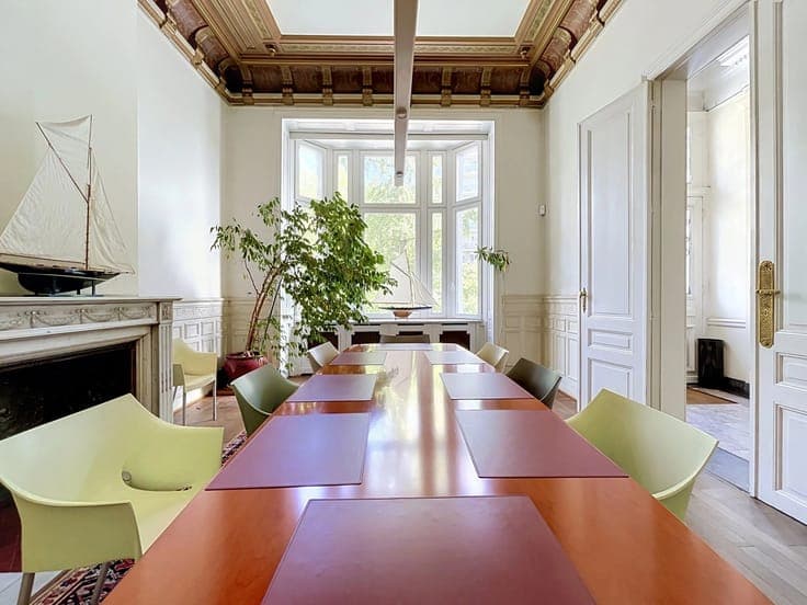 Brugman- Office Building for Sale