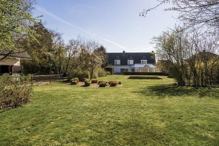 Exclusive villa with equestrian facilities