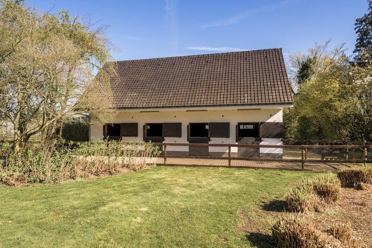 Exclusive villa with equestrian facilities