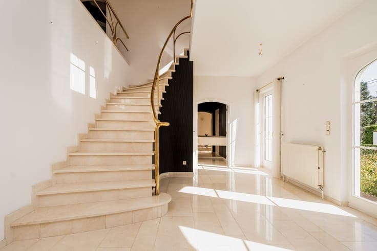 Exclusive villa with equestrian facilities