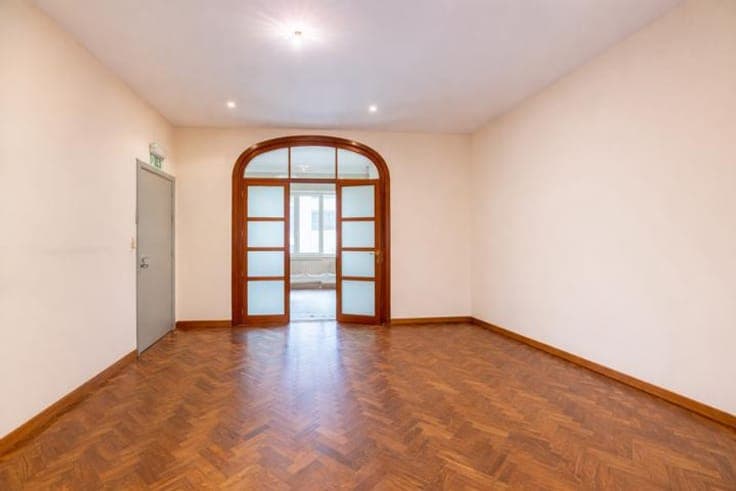 Mixed-use house with 3-bed duplex, garden & garage