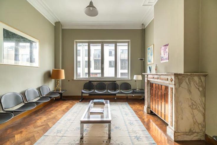 Mixed-use house with 3-bed duplex, garden & garage