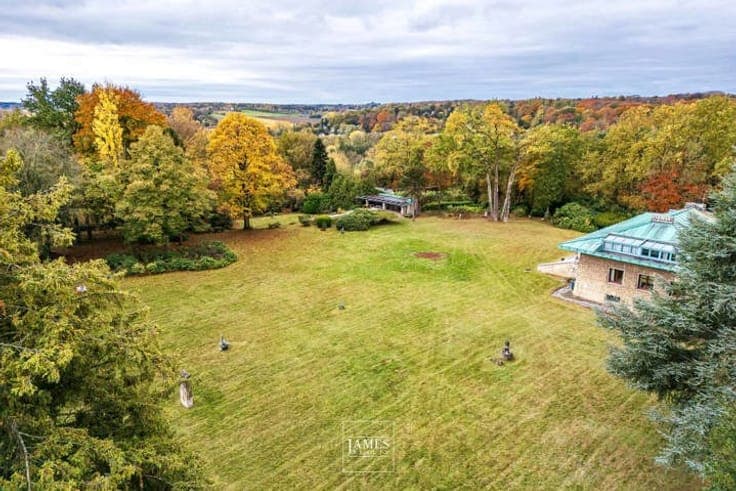 Lasne-Renipont: architect-designed house on a magnificent 1.
