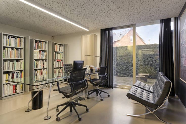 Office with home for sale in Sint-Michiels (380 m²)