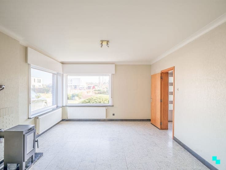 Charmante woning met garage en unieke tuingrond grenzend ...