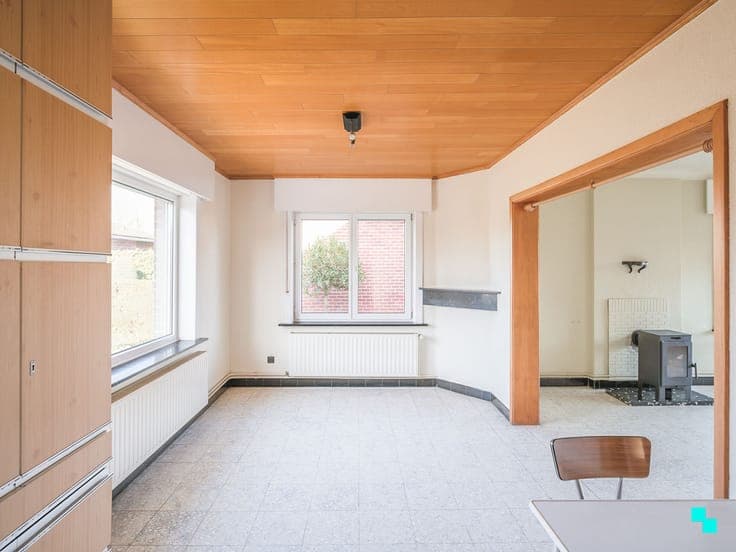 Charmante woning met garage en unieke tuingrond grenzend ...