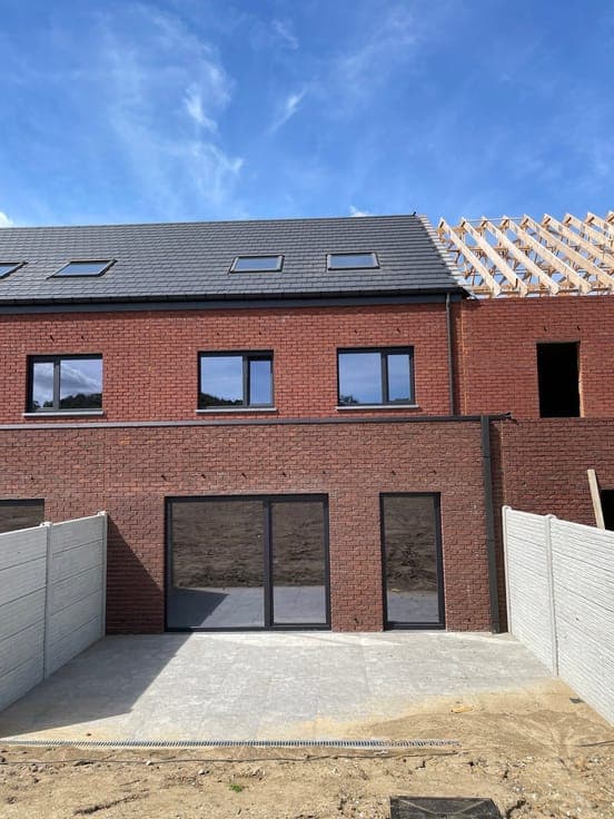 Contemporary house to customize – closed structural work