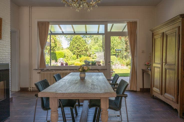 An authentic modernist house with an exceptional garden