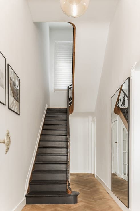An elegant townhouse with a delightful city garden in 't Zui