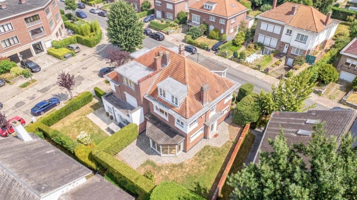 Stockel - Semi detached house in good condition!