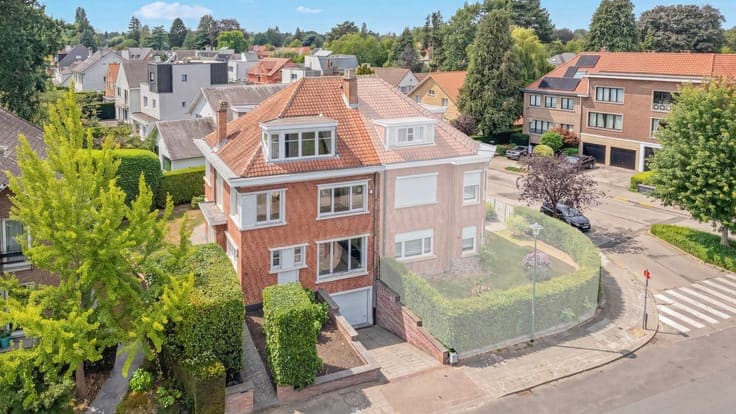 Stockel - Semi detached house in good condition!